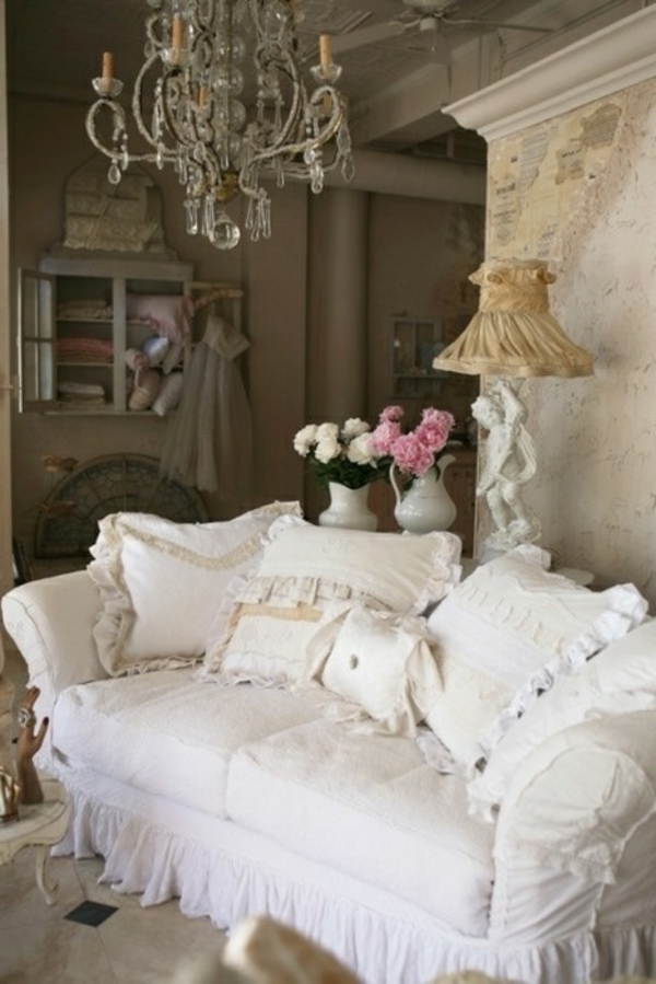 weiße-farbe-vintage-sofa
