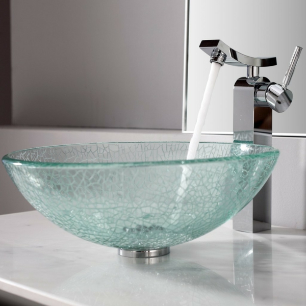 schönes-Glaswaschbecken-stilvoll-elegant-badezimmerdesign-ideen