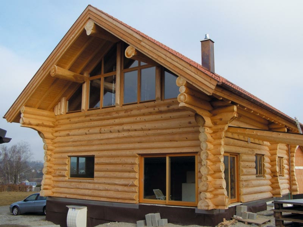 Haus-Blockhäuser-aus-Holzstamm-kanadischer-Stil
