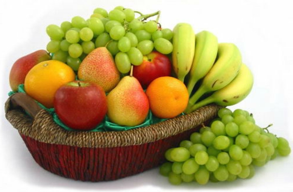 Obst-Deko-mit-mehreren-Früchten-Dekoidee