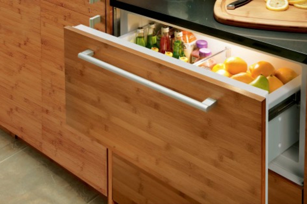 Schubladen-Kühlschrank-für-die-Küche-aus-Holz