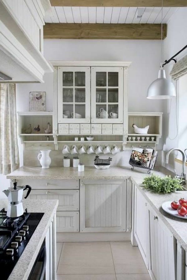 Vintage-Küchenmöbel-Küchengestaltung-in-weißer-Farbe-aus-Holz