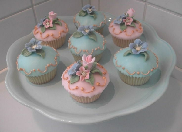 schöne-cupcakes-hochzeit-rosa-und-blau