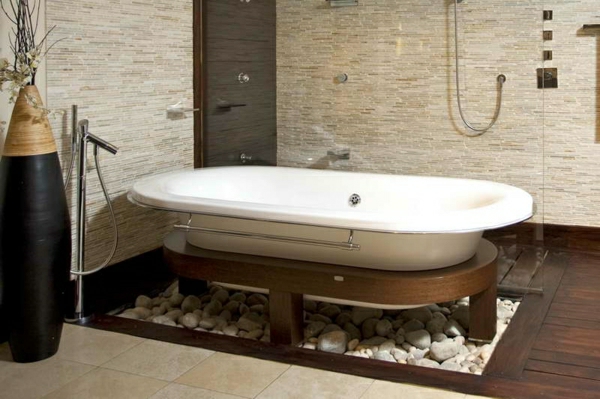 dekosteine-fürs-badezimmer mit einer ovalförmiger badewanne