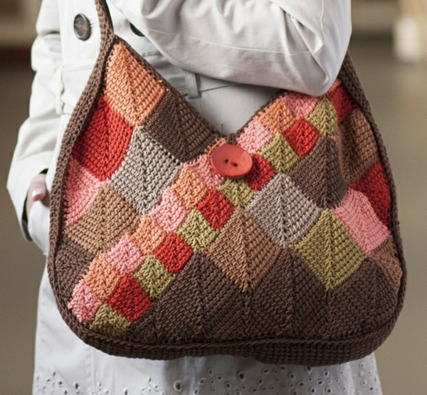 häkeln-tunesisch-Handtasche-mit-vielen-Farben-selber-machen