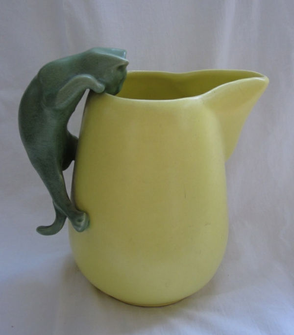katzenfiguren-aus-keramik-kanne-grün