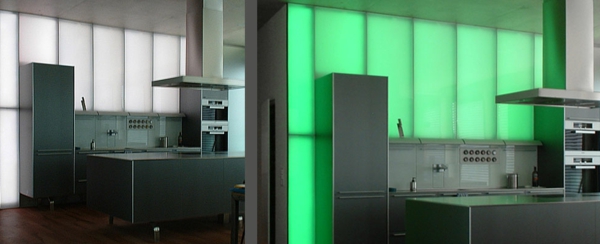moderne-wandpaneele-für-küche-grelle-farbe- super gestaltet