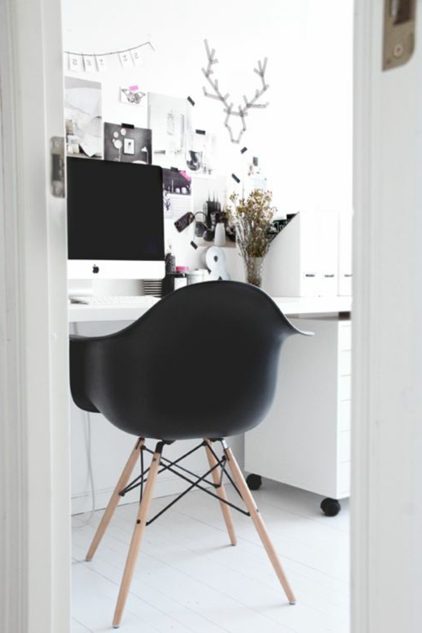 schwarze-wandfarbe-stuhl