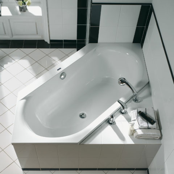 sechseck -badewanne-weiße-gestaltung