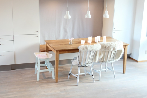 skandinavisches-design-weißes-wohnzimmer