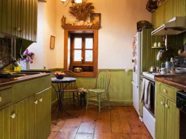 wandpaneele-für-küche-im-landhausstil- grüne farbe