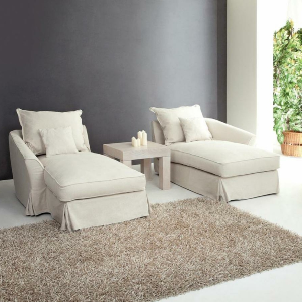 weiße-Lounge-Chair-Sessel-Teppich-Wohnzimmerdesign-Ideen