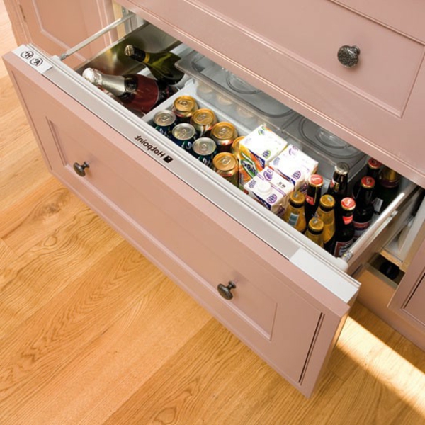 weißer-Kühlschrank-Schubladen-Küche-Idee-kleine-Küche