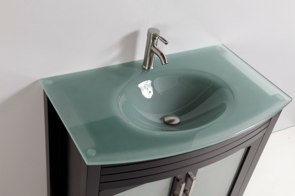 modernes-rundes-glaswaschtisch-im-badezimmer