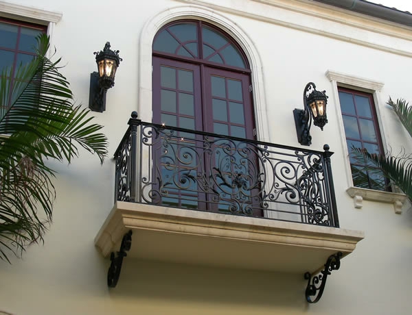 Balkon-Design-Idee-Geländer-Eisen