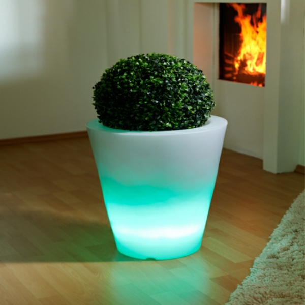 Blumentopf-Led-Beleuchtung-in-grüner-Farbe-zu-Hause