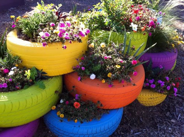Blumentöpfe-aus-gestreichten-Reifen-basteln-Idee