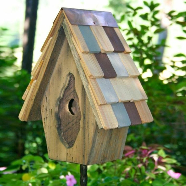 Futterhaus-für-Vogel-selber-bauen-im-Garten