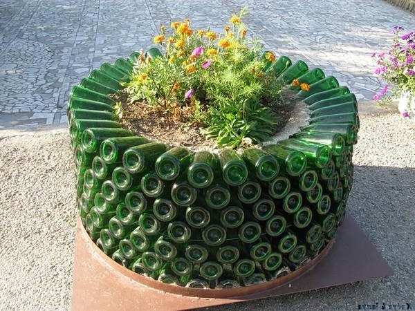 Gartendesign-Blumentopf-aus-Glasflaschen-selber-machen-DIY