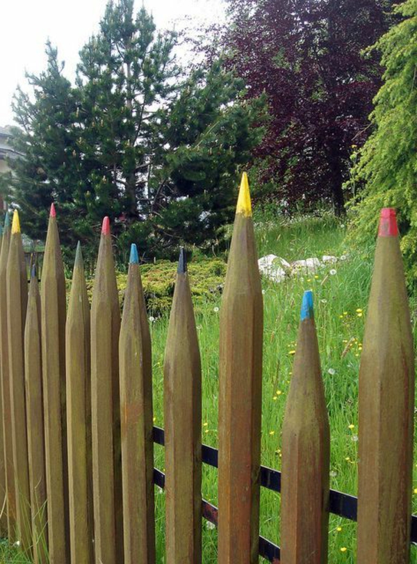 Gartenzaun-Ideen-Bleistifte-in-verschiedenen-Farben