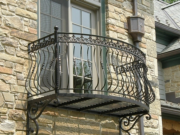 Geländer-Eisen-für-einen-Balkon