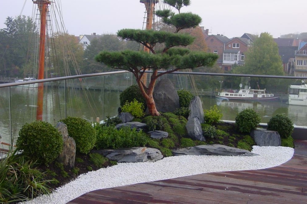 Gärten-in-Japanischem-Stil-an-der-Terrasse-Design-Idee