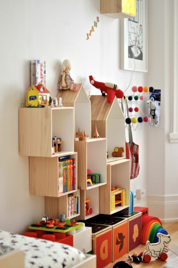Kinderzimmer-Bücherregal-aus-Holz
