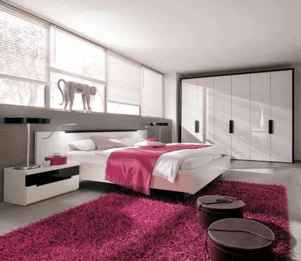 Modernes-Interior-Design-rosa-Teppich