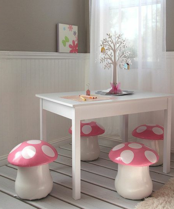 Pilzen-Kinderstühlöe-weißer-Tisch-Ideen