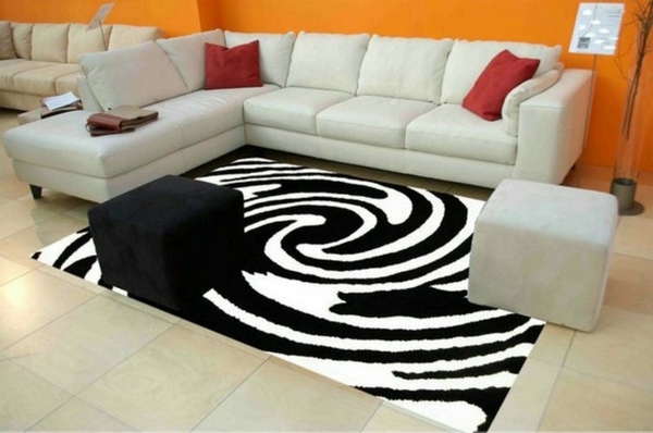 Teppich-in-Schwarz-Weiß