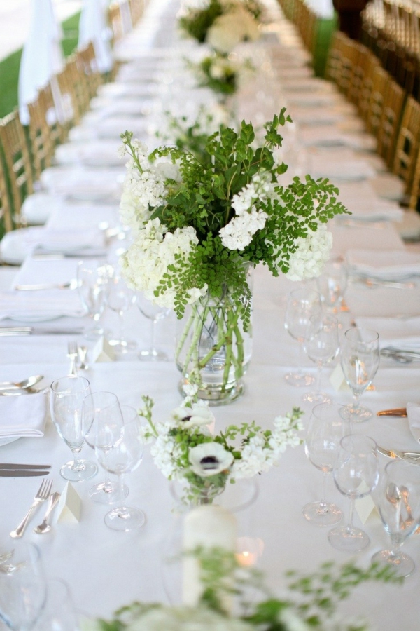 Tischdekoration-in-Grün-und-Weiß