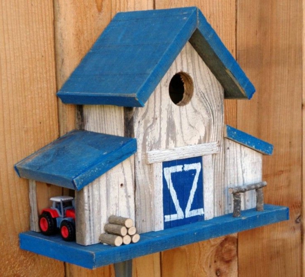 Vogel-Häuser-aus-Holz-Design-Blau