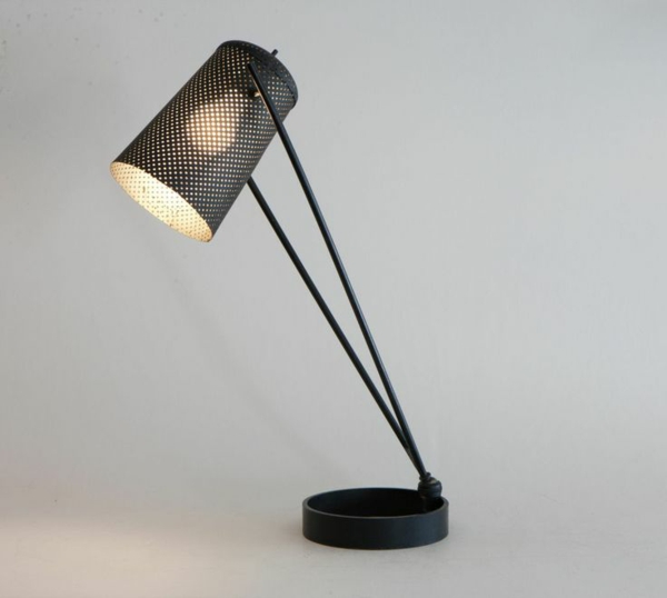 außergewöhnliche-Schreibtischlampe-Idee-Schwarz