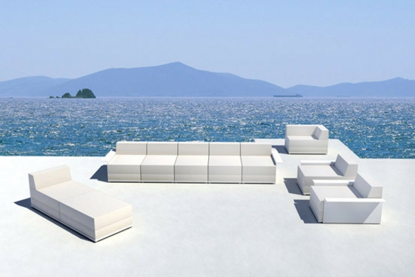 balkon-lounge-möbel-in-weiß