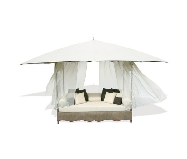 balkon-lounge-möbel-modernes-bett-design-in-weiß
