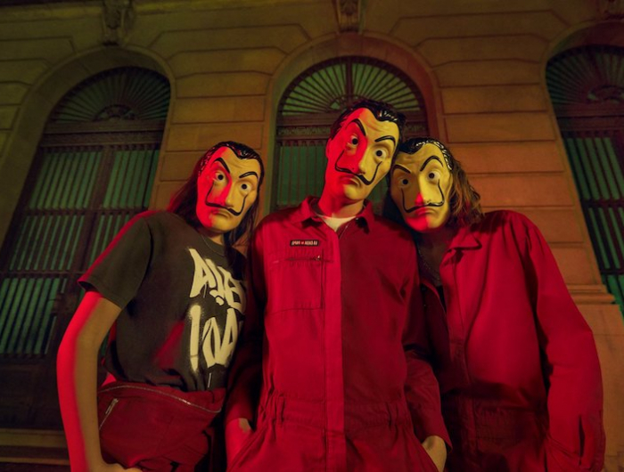 bff halloween kostüme money heist in rot und mit maske