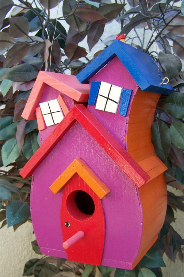 buntes-Futterhaus-für-Vögel-aus-Holz-Ideen