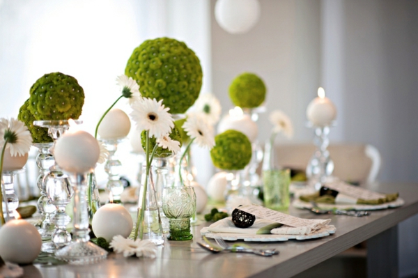 tolle-Tischdekoration-in-grüner-und-weißer-Farbe