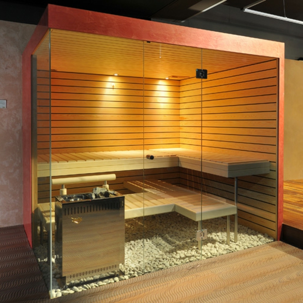 extravagantes-design-von-sauna-mit-glasfront