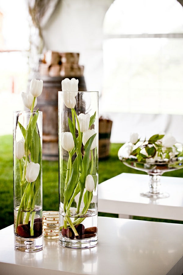 feierliche-Tischdeko-mit-Tulpen-tolle-Ideen