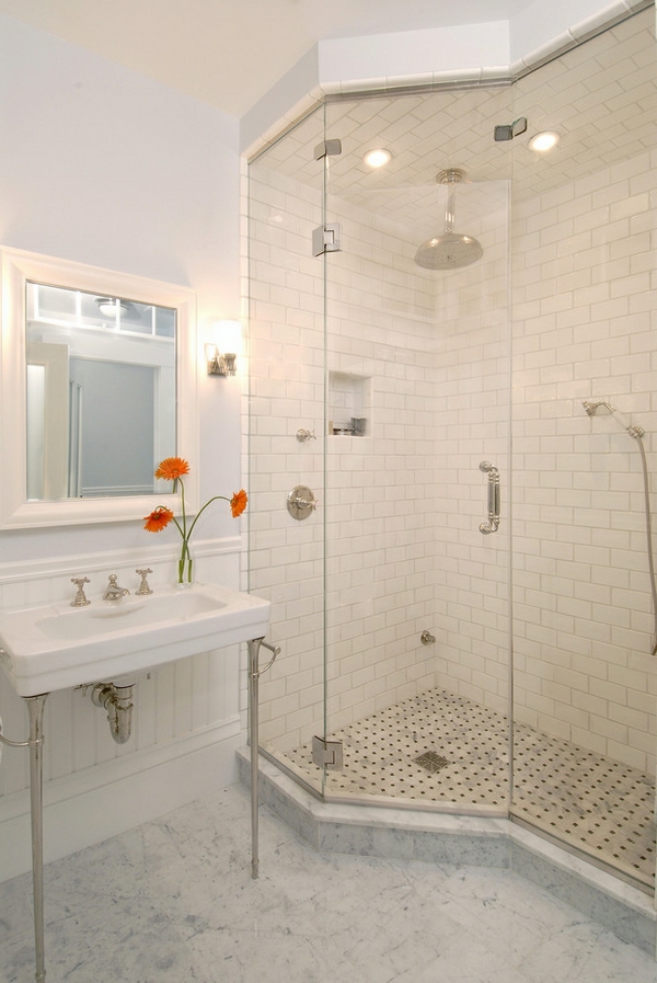 geflieste-dusche-im-modernen-und-hellen-geflieste-dusche