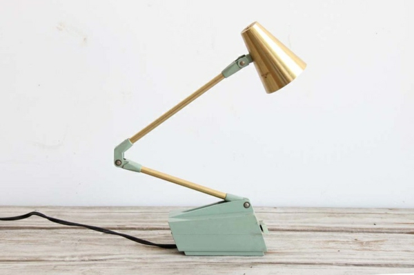 interessante-Schreibtischlampe-für-Zuhause-Idee