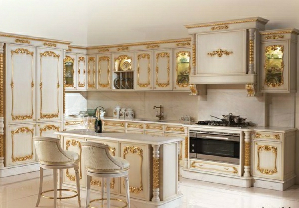 italienische- designermöbel-von-Angelo-Cappellini-goldenfarbige-küche