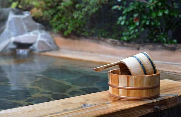 japanische-badewanne-schönes-design