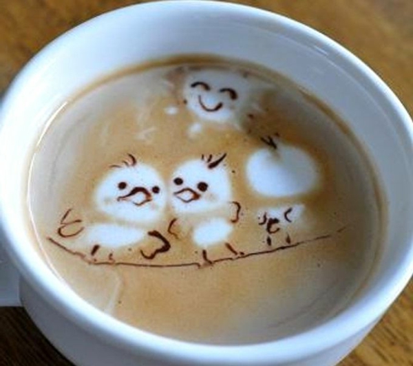 kleine-Vögel-aus-Schaum-in-der-Kaffeetasse-Idee