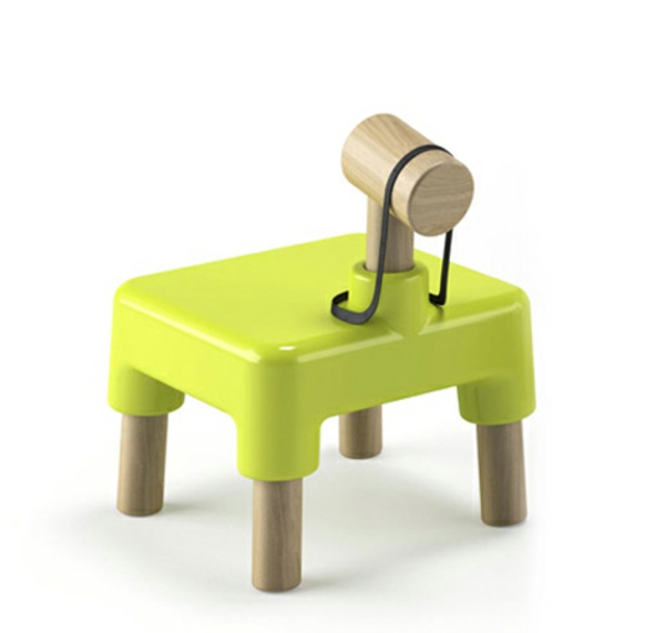 kreativer-Kinderstuhl-in-limegrüner-Farbe-Idee