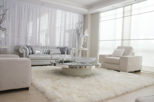 luxuriöses-Wohnzimmer-Teppich-in-weißer-Farbe-Idee