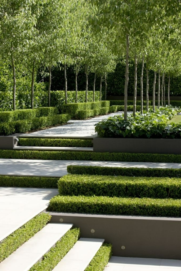 moderne-Gartentreppe-mit-Grass