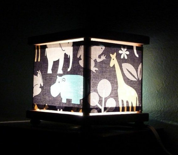 originelle-Lampe-für-das-Kinderzimmer-mit-Tieren