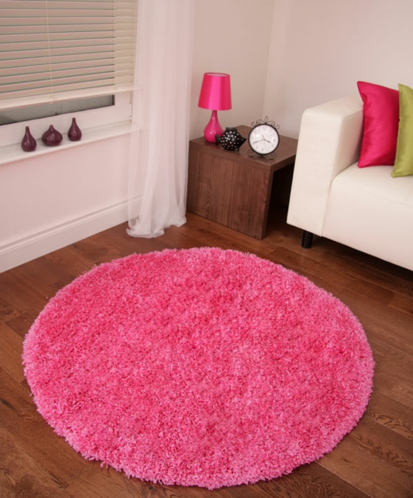 runder-Teppich-in-Farbe-Rosa-Design-Idee